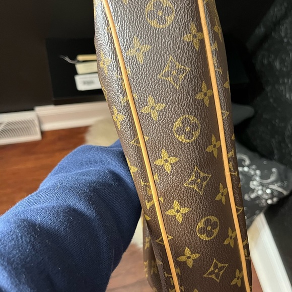 Louis Vuitton Thames GM hobo bag - Picture 16 of 17
